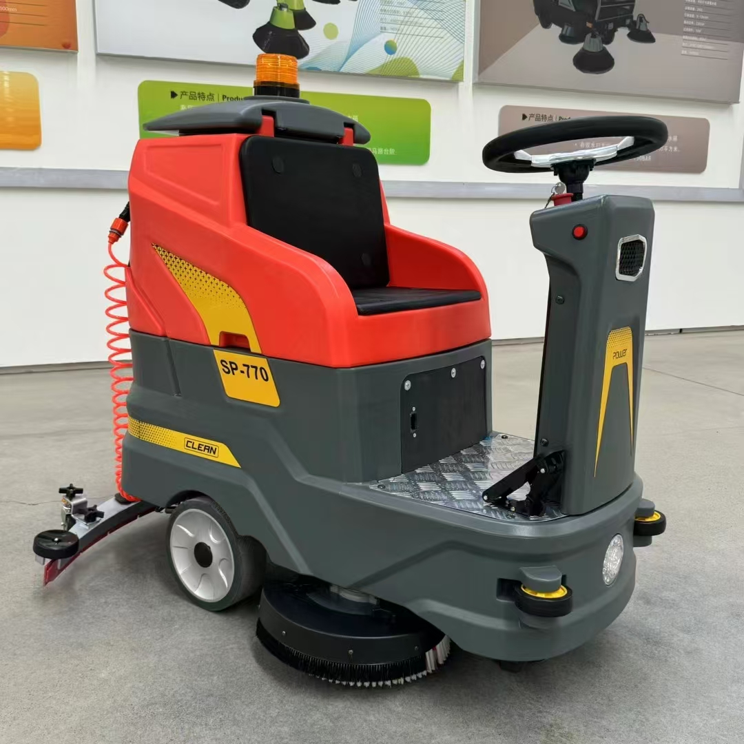 張家港駕駛式雙刷清洗吸干拖地機(jī) 智能電動洗地機(jī)SP770