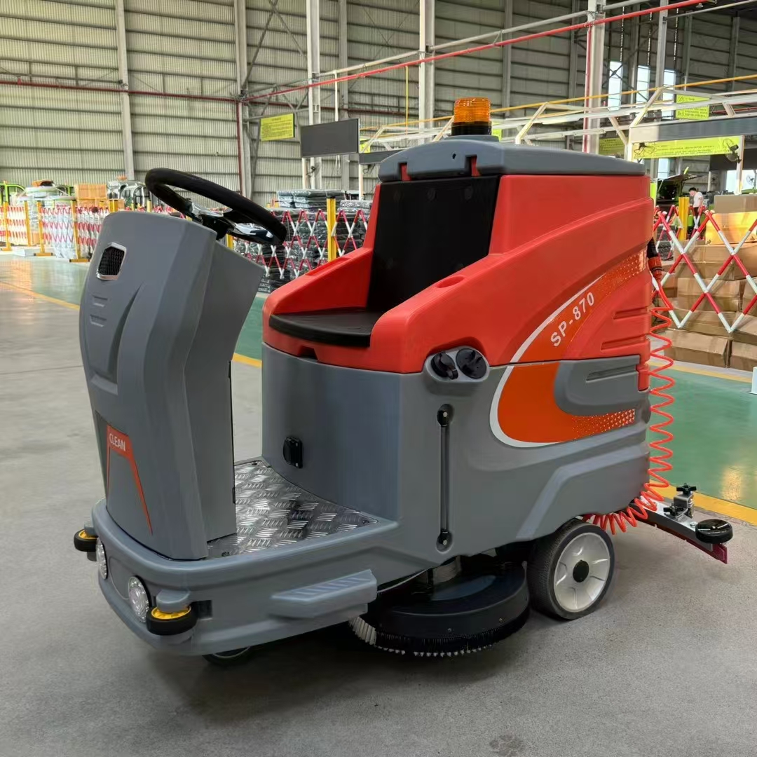 張家港大容量雙刷駕駛式洗地機(jī)SP870 油污灰塵刷地機(jī)